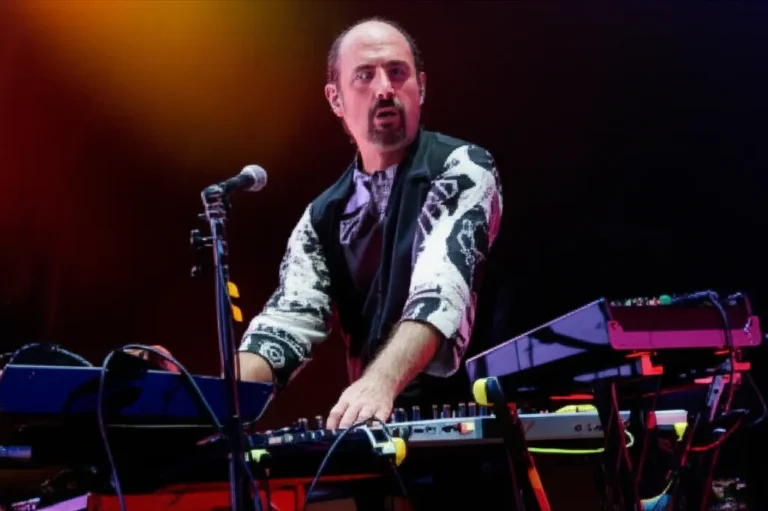 Featured image for What Made Peter Gabriel Famous 10 Reasons You Cant Miss 2025